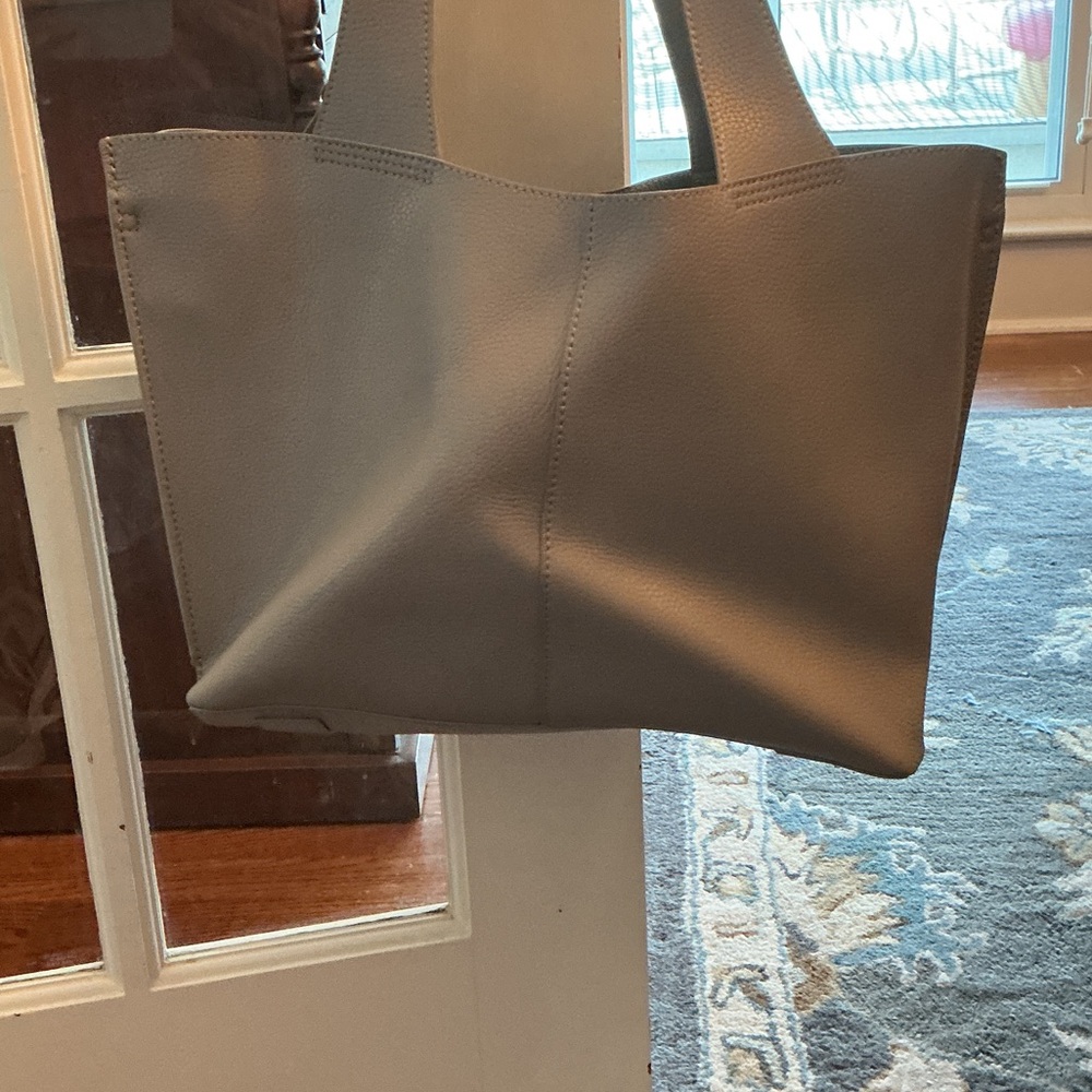 HOBO Gray pebbled leather Tote with Wide Shoulder Straps - Picture 2 of 7
